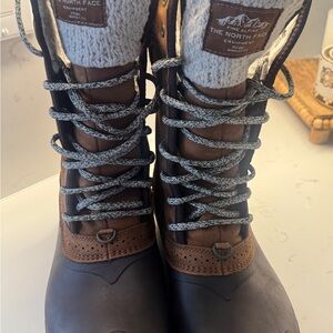 The North Face Women's Two-Tone Winter Boots